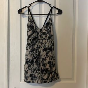 Lululemon crossback tank top with built in shelf bra size 8